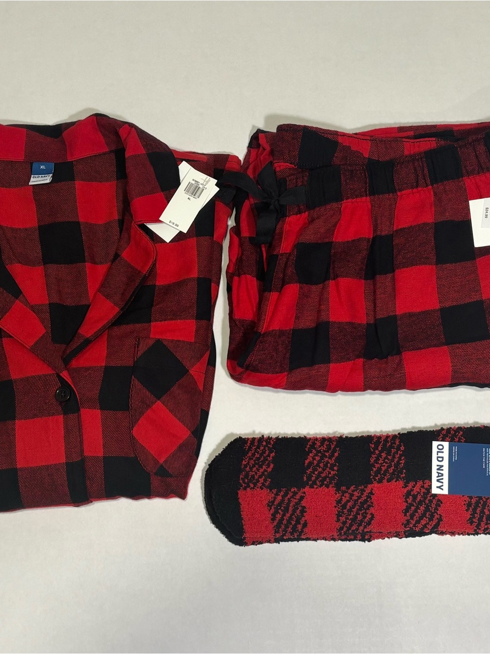 Old Navy Men’s XL Red/Black Plaid 2-Piece Pajama Set Long Sleeve Collared